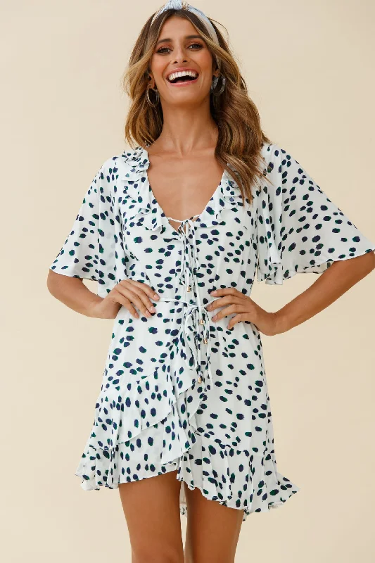 Women's Effortless Casual Outfit Keziah Angel Sleeve Ruffle Trim Dress Spotty Print White