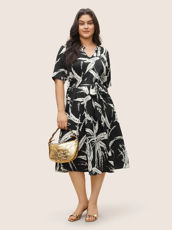 Women's Effortless Casual Outfit Plants Print Notched Belted Pocket Dress