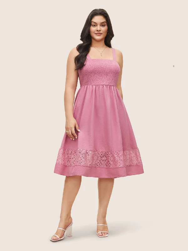 Women's Relaxed Outfit Solid Shirred Pocket Contrast Lace Cami Dress