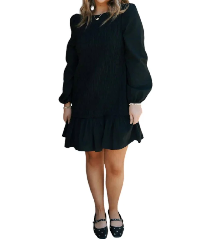 Fashion-Forward Women's Clothing Smocked Dress In Black