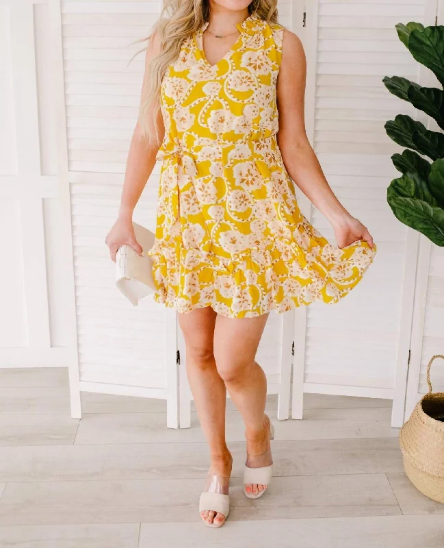 Women's Workout Clothing Savvy & Fabulous Dress In Sunshine