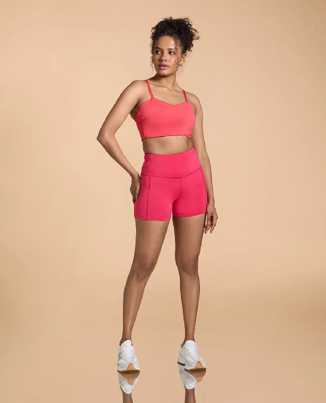 Unbeatable Deals On Breathable Yoga Apparel Twist Training Sports Bra and Booty Shorts Unbeatable Deals On Breathable Yoga Apparel Twist Training Sports Bra and Booty Shorts