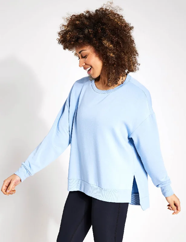 Performance Meets Savings In Our Yoga Wear Sale Off Duty Pullover - Hazy Sky