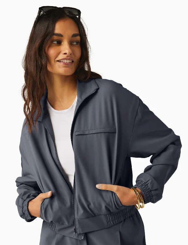 Yoga Wear At Unbeatable Prices Status Pocket Sleeve Cropped Jacket - Night Shadow