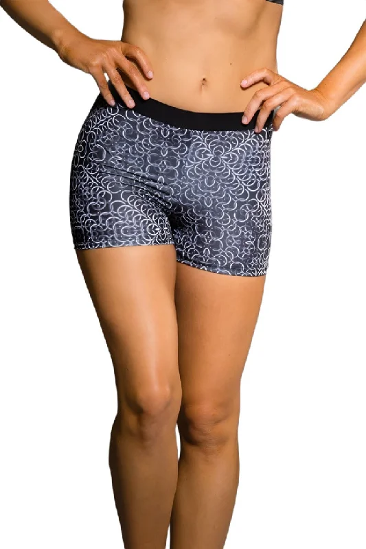 Move With Confidence In Discounted Yoga Outfits Onzie Flow Elastic Short 285