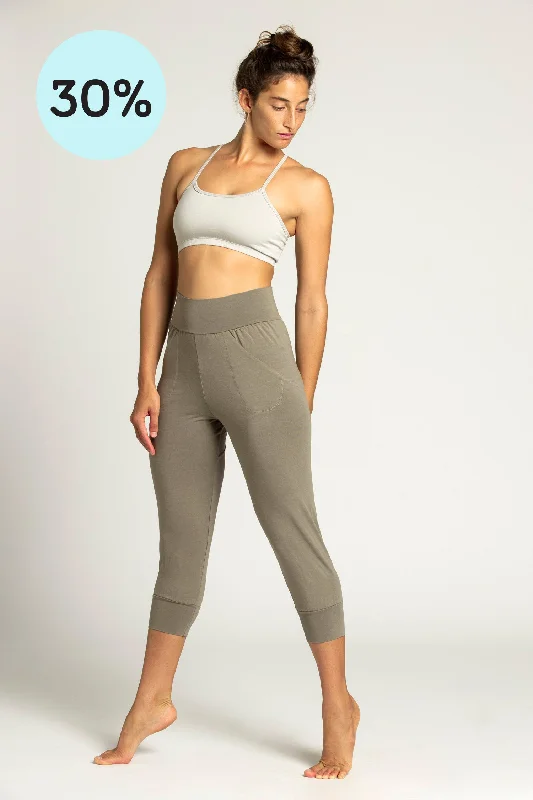 Performance Meets Savings In Our Yoga Wear Sale Slouchy Capri Pants