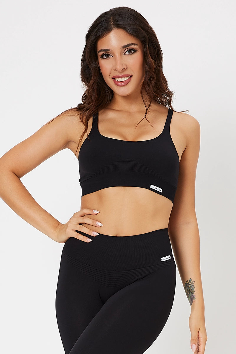 Flow Into Savings With Trendy Yoga Apparel Top Confidence Nero