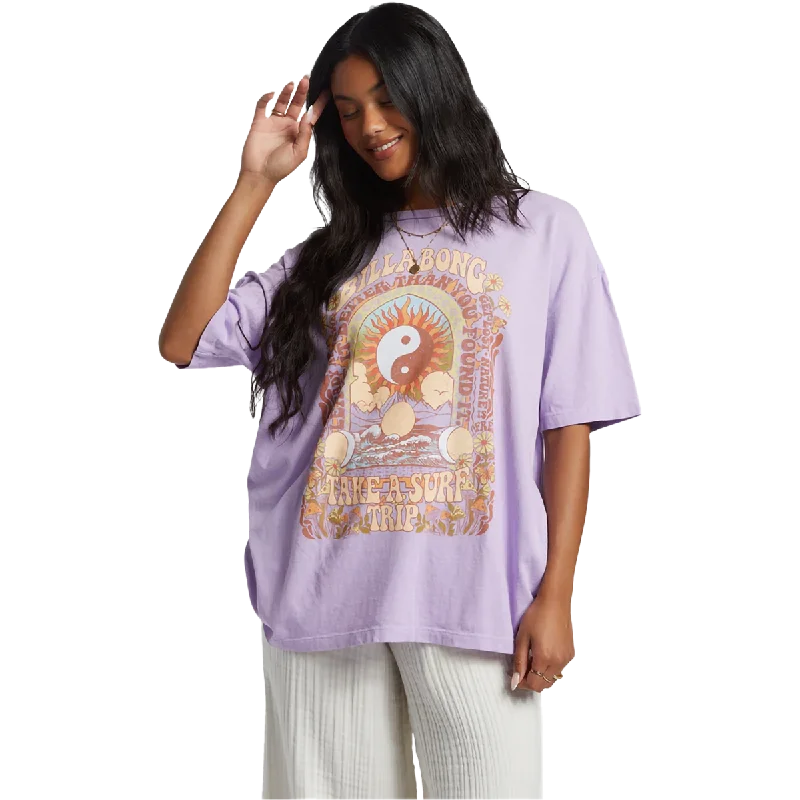 Limited-Time Sale On Stylish Yoga Apparel Women's Surf Trip Tee