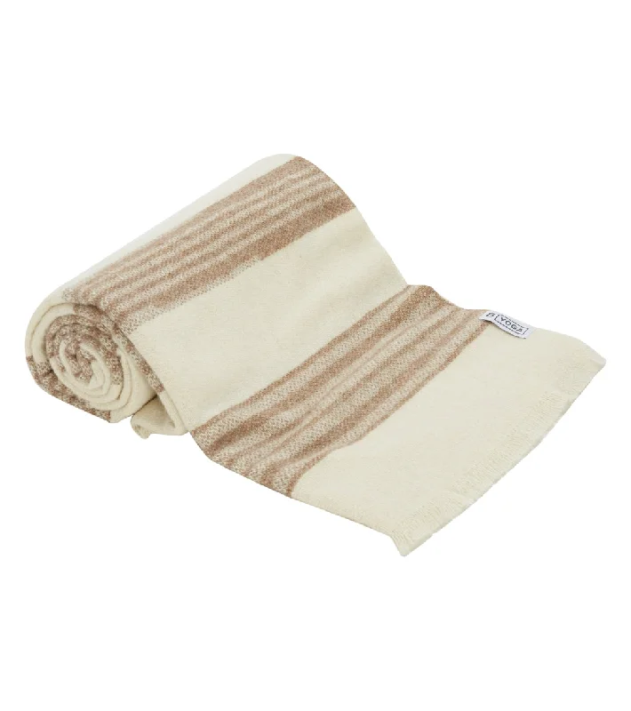 Stretch In Comfort With Affordable Yoga Gear B Yoga The Alpaca Throw Blanket Cacao