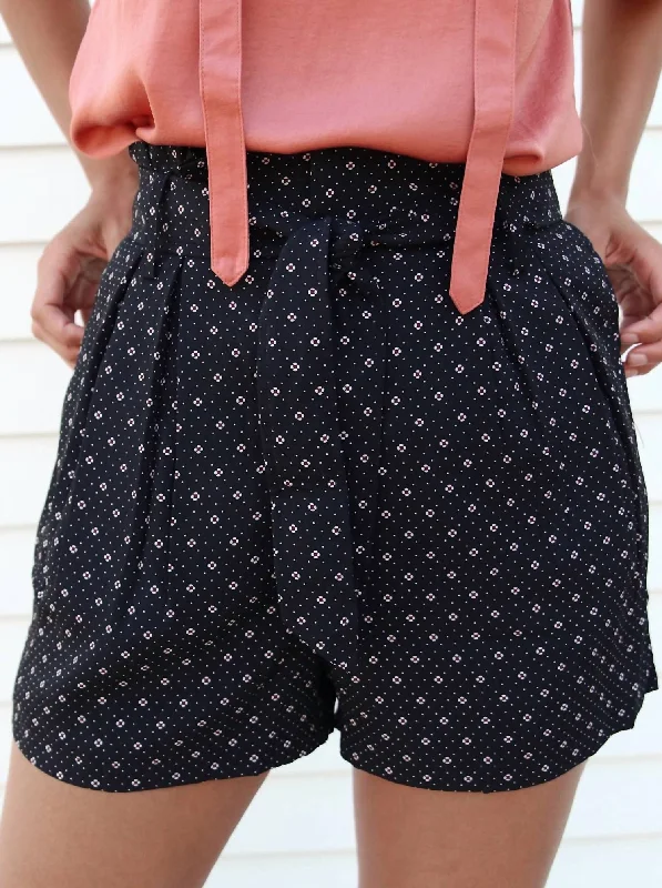 Limited-Time Sale On Stylish Yoga Apparel Serafina Shorts In Positano Print